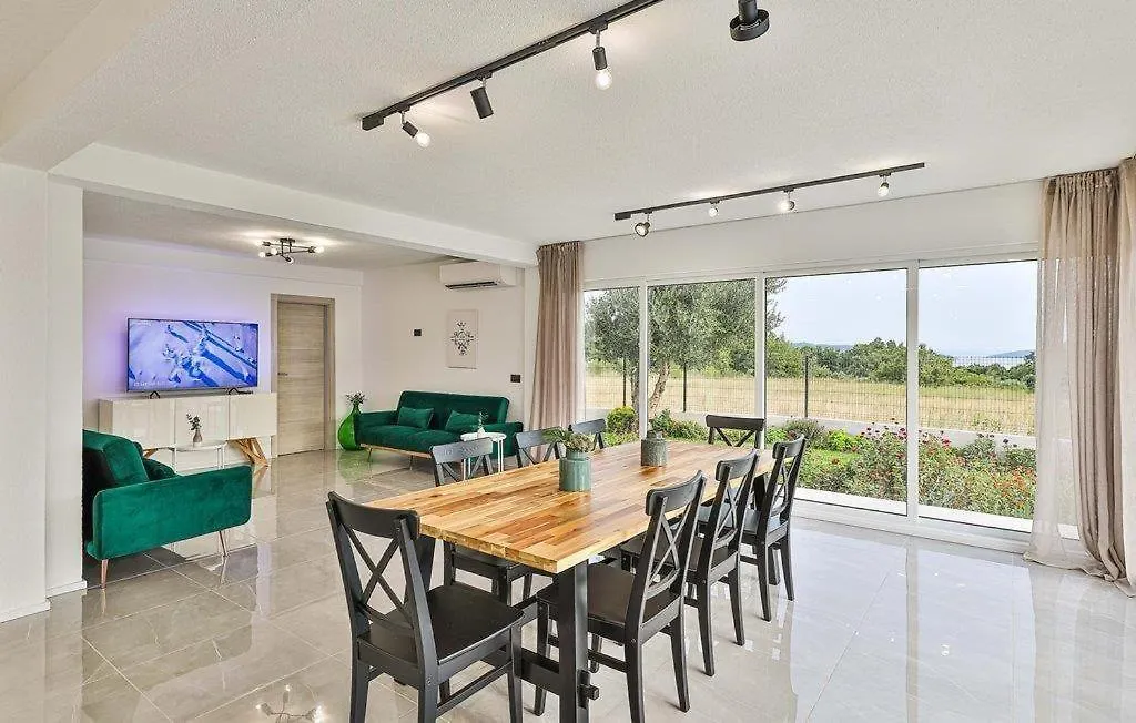 Bava Villa Kastela
